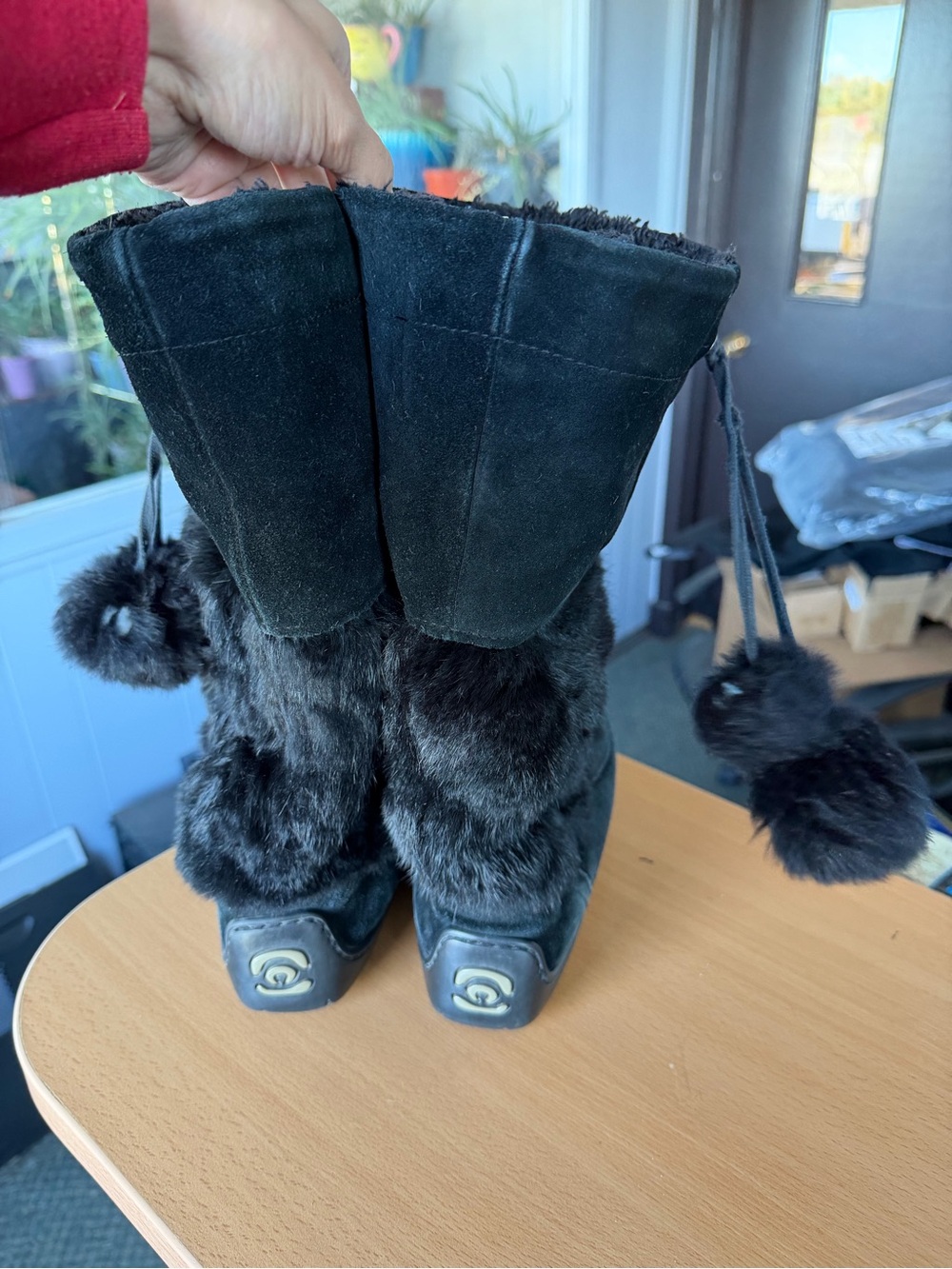 Manitobah Mukluks Boots - Picture 5 of 11
